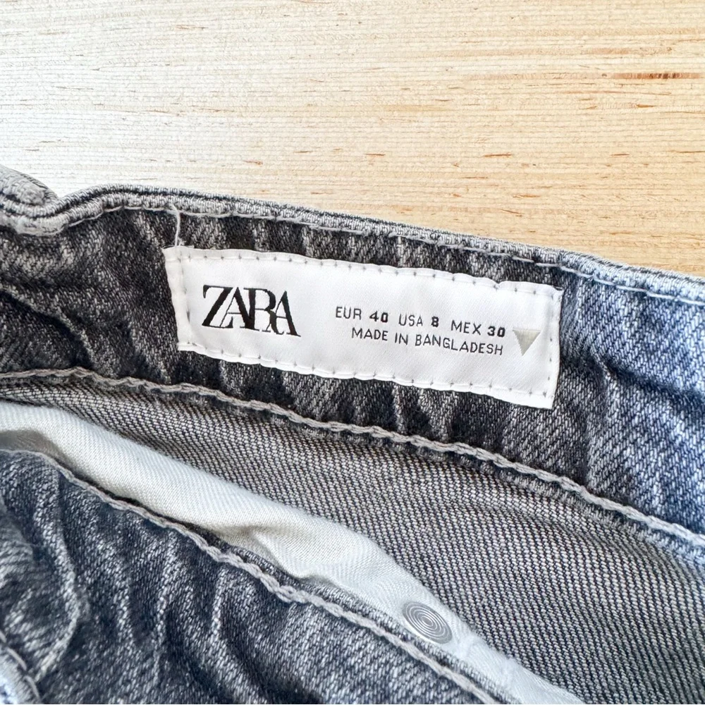 Zara Mom Fit Charcoal Denim Shorts Size 8‎